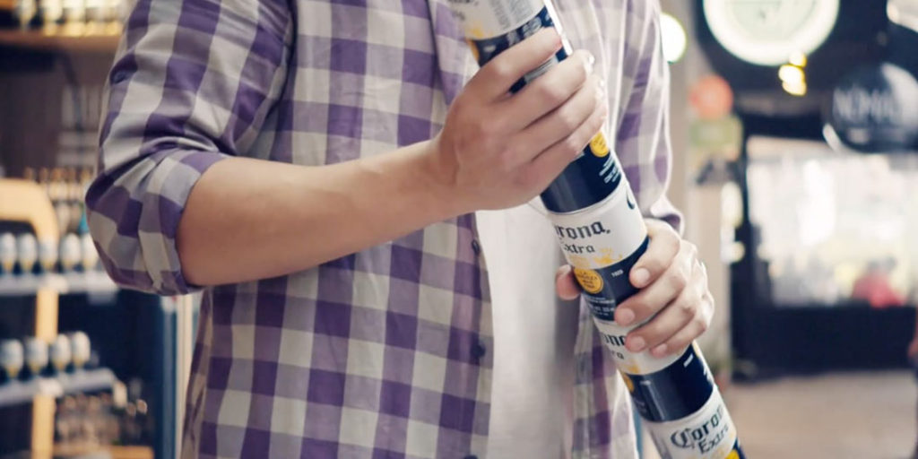 Corona Extra: Stackable Cans