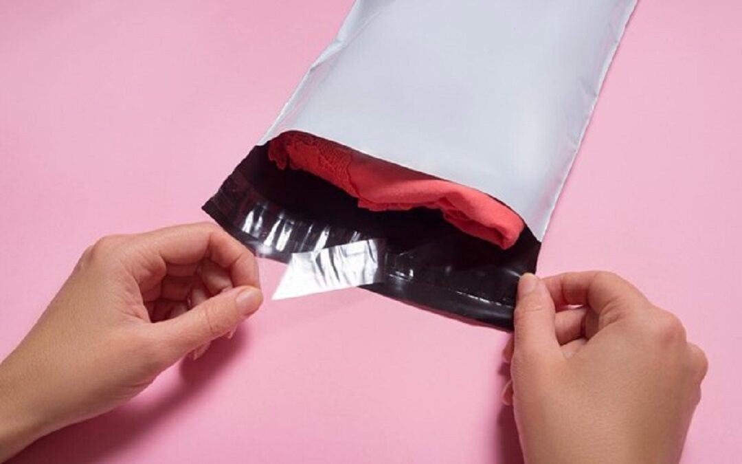 Why Should I Ship With Poly Mailers?
